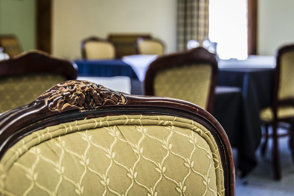 Rustlers Lodge Sundre 외부 사진